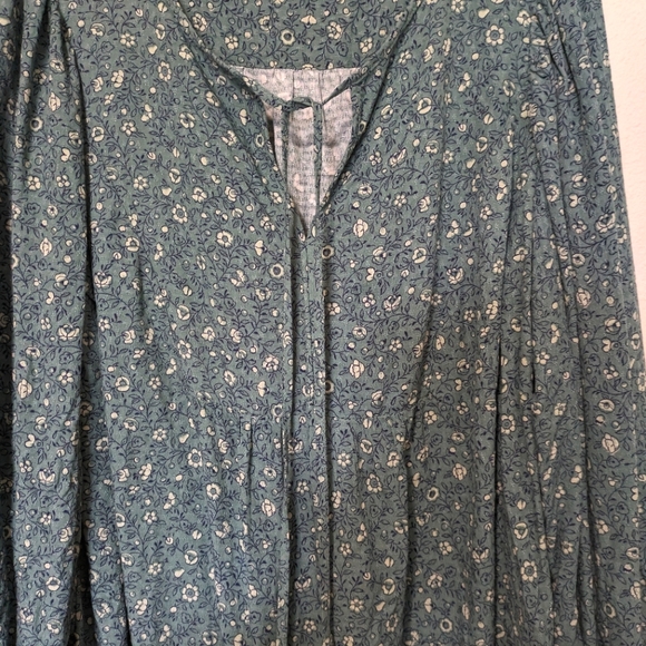 Universal Thread Top - Picture 3 of 4